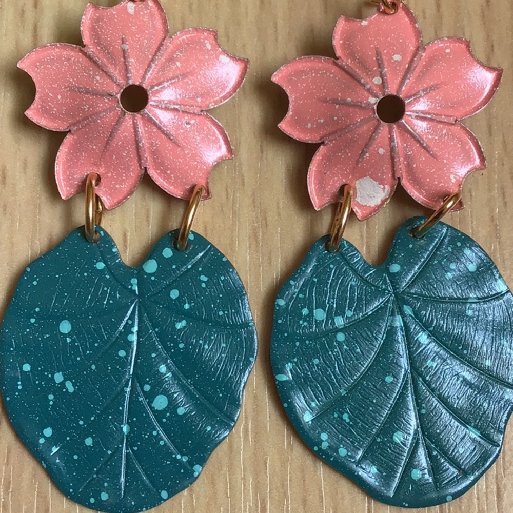 Anthro We Dream in Colour Waterlily Earrings - Picture 4 of 13